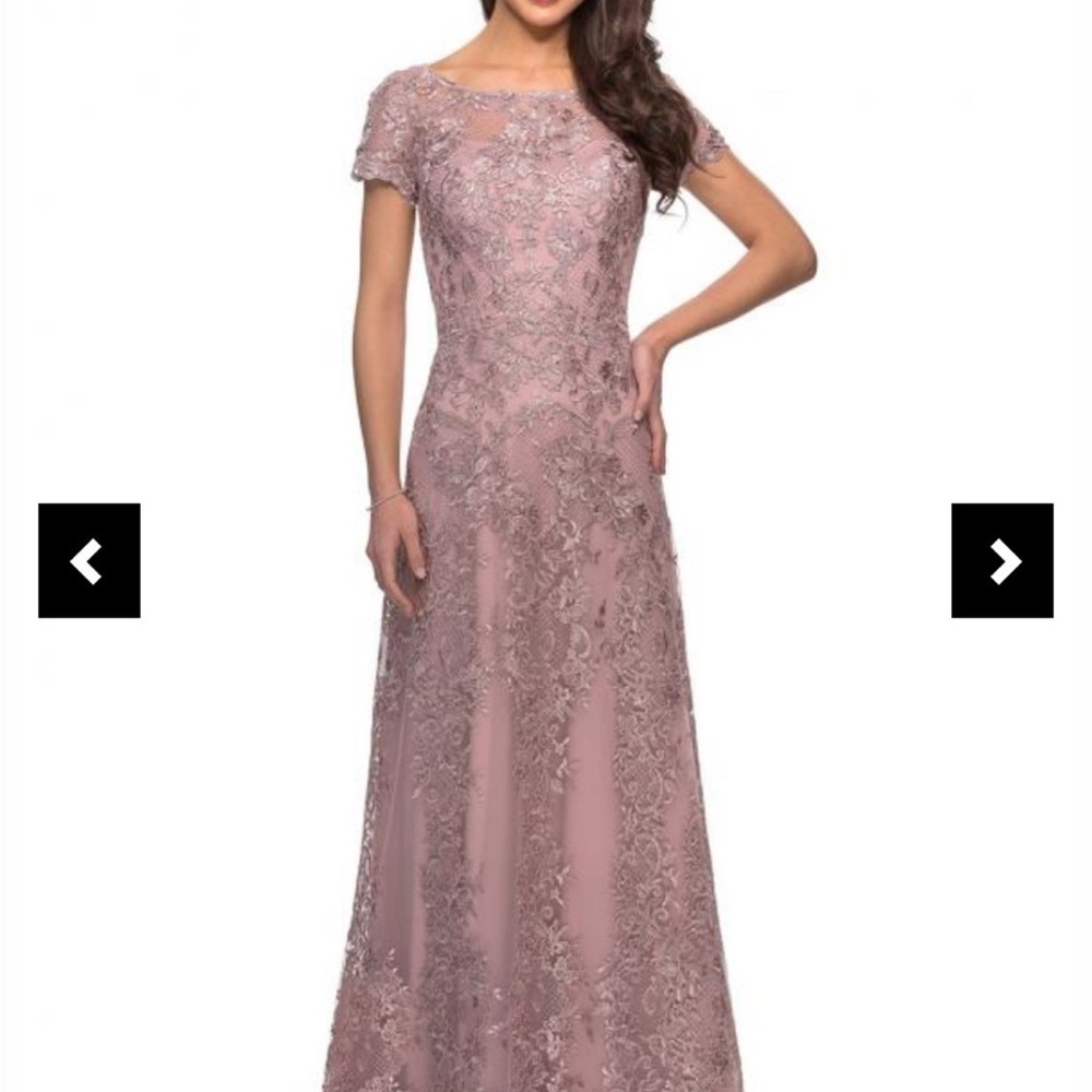 Woman dress in pink/blush color in good condition